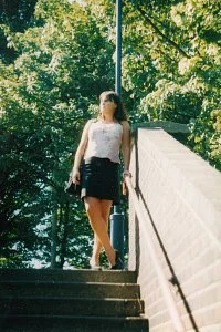 Still 013-1